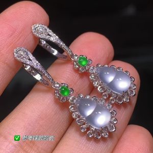 冰糯种翡翠耳饰｜葫芦造型｜简约轻奢风｜福禄双全｜送礼自戴皆宜
