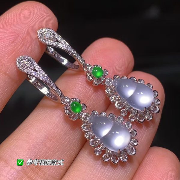 冰糯种翡翠耳饰｜葫芦造型｜简约轻奢风｜福禄双全｜送礼自戴皆宜